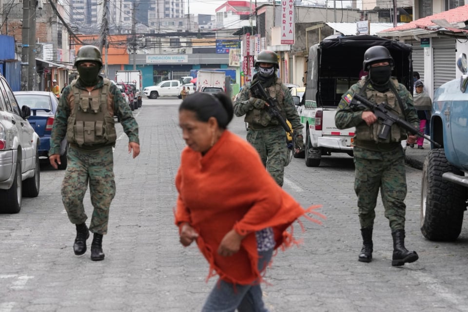 Encapuchados, Violencia, Grupo armado, Transmisión en vivo, Violencia