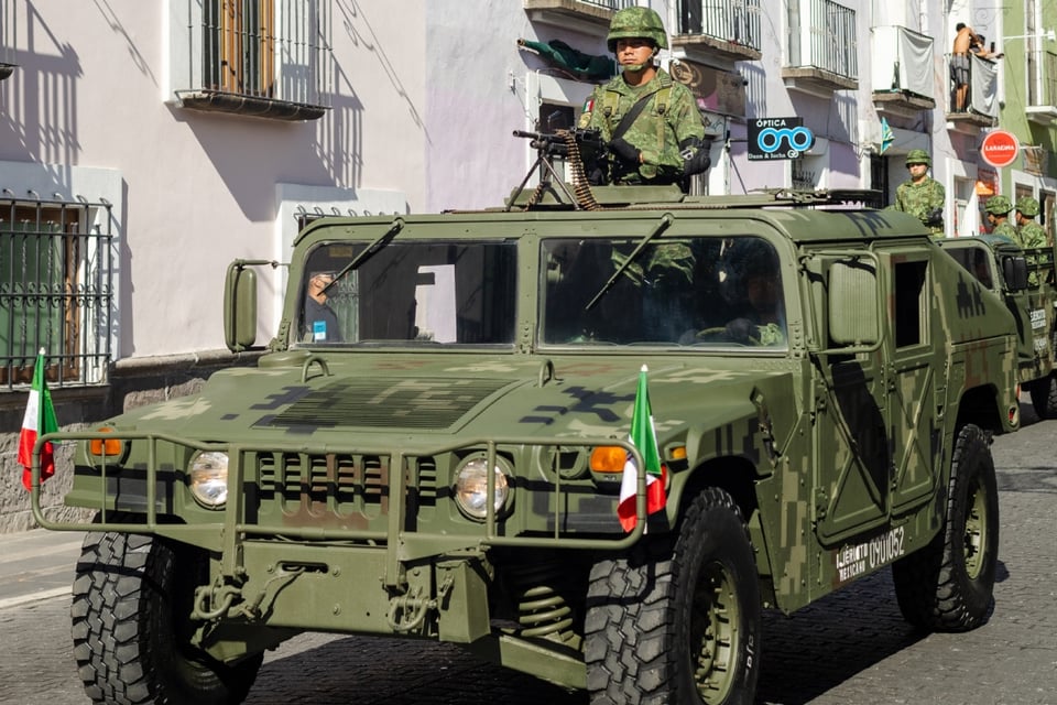 Soldados mexicanos abaten a 12 hombres armados en tiroteo cerca de frontera con Texas