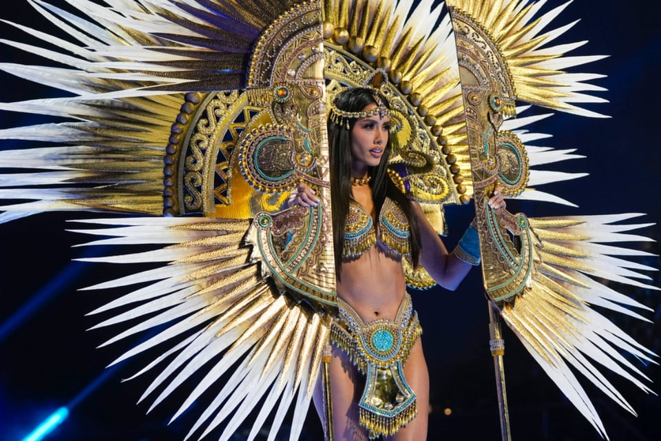 Miss Perú, Camila Escribens, participa en la competencia de traje nacional, San Salvador, MundoNow