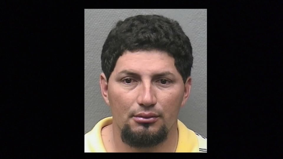 Luis Molina Cruz es buscado por un homicidio a balazos