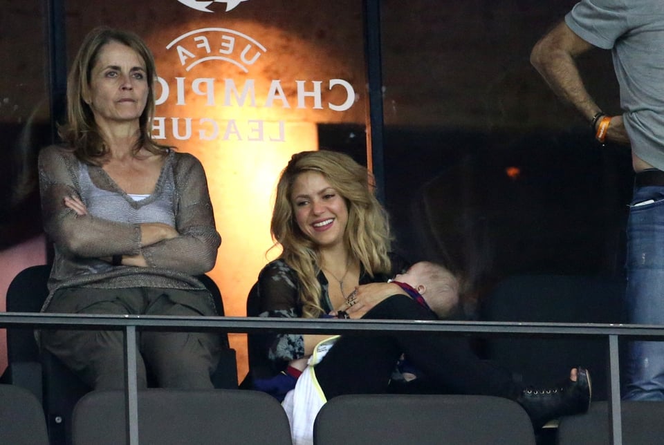 Aseguran que mamá de Piqué se reconcilia con Shakira ‘por el bien de sus nietos’