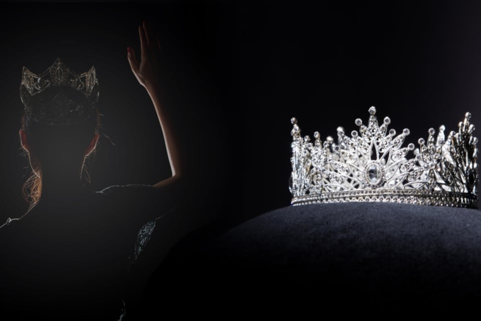 coronation, standards, beauty, MundoNOW, crown