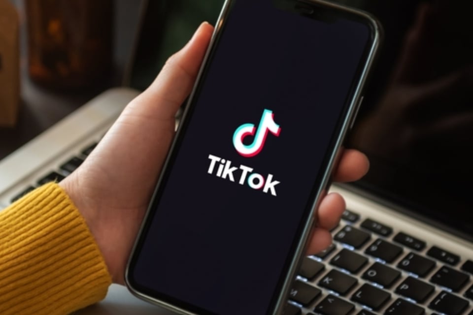 TikTok, complaint, Hispanic mother, MundoNOW, social networks