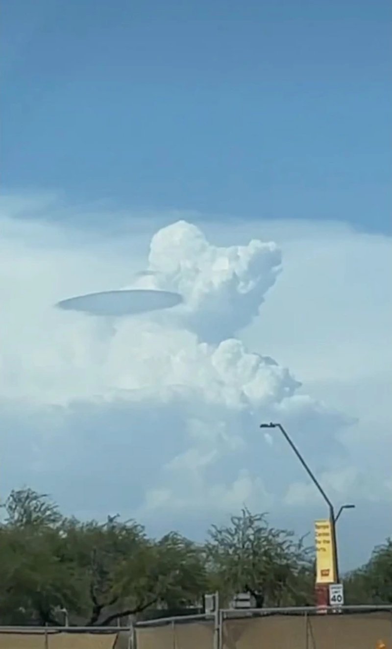“Esa es una nube lenticular"