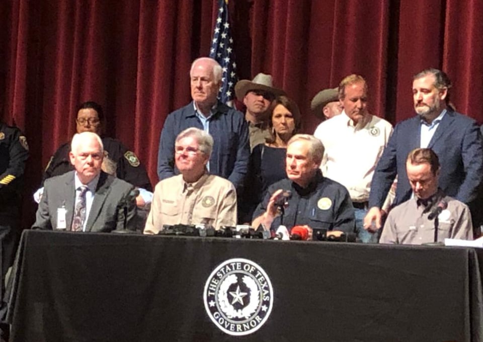 Greg Abbott no irá a la convención de la Asociación Nacional del Rifle (FOTOS)