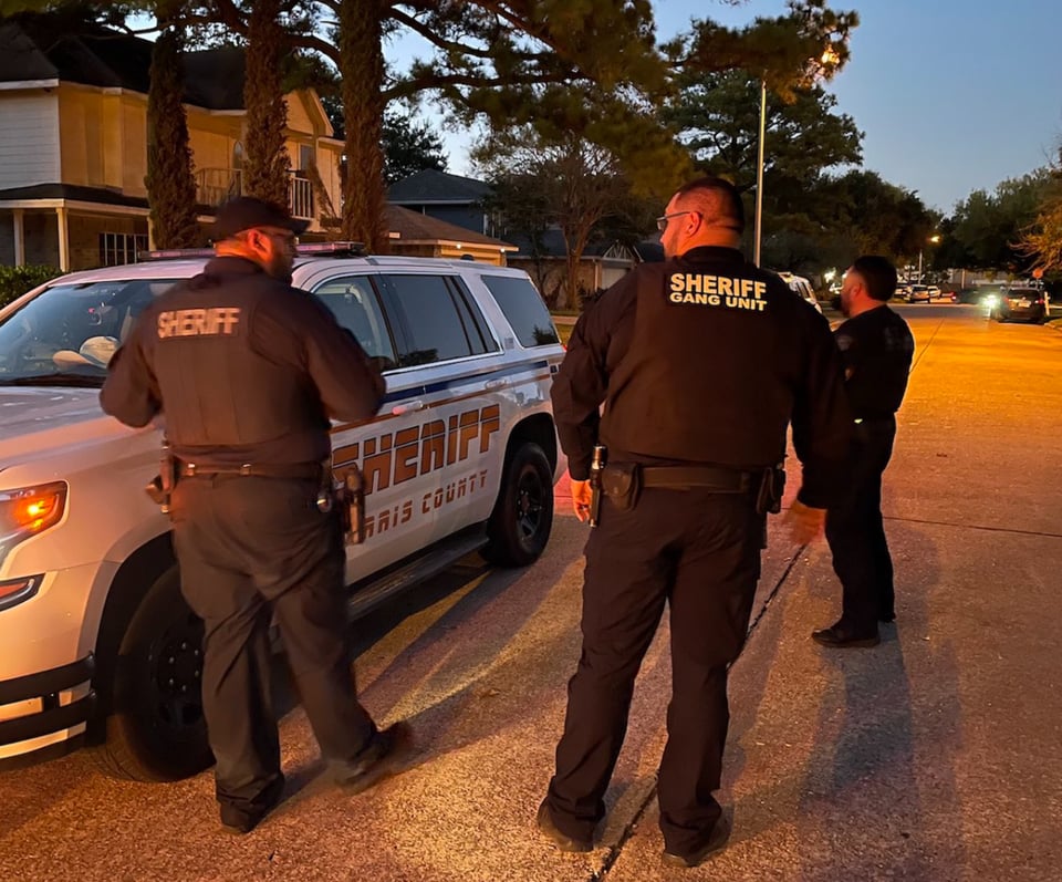 Oficina del Alguacil del Condado de Harris, Sheriff, Sheriff Gang Unit, oficiales, MundoNOW