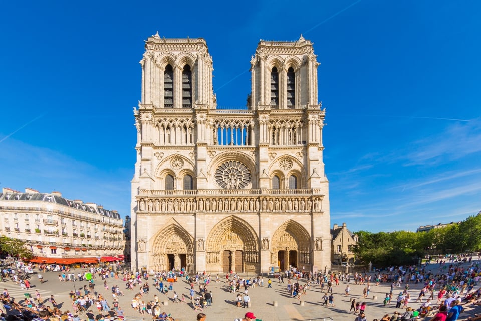 ¡Inédito! Arqueólogos abrirán sarcófago hallado en catedral de Notre Dame y la gente enloquece