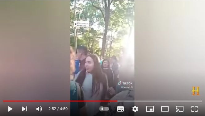 Mientras estaba comprometido, contraía boda con otra mujer