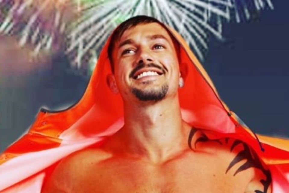 Oliver Spedding movies, interview, podcast, James English, MundoNOW