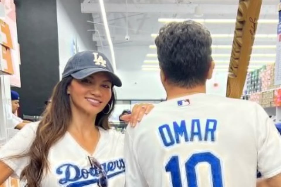 Omar and Argelia show, Book, Love on the air, Los Angeles, MundoNOW