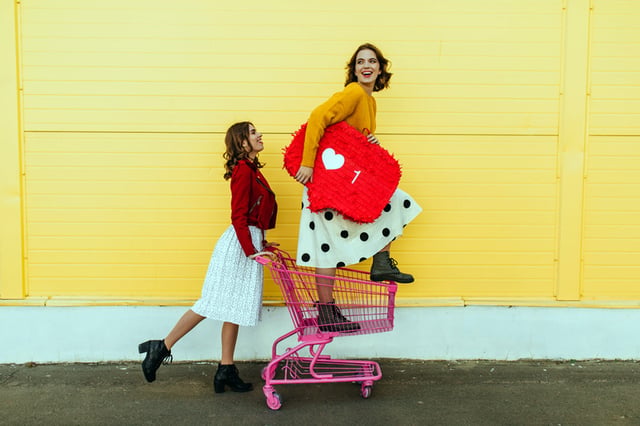 Maximize savings with these online Christmas shopping hacks