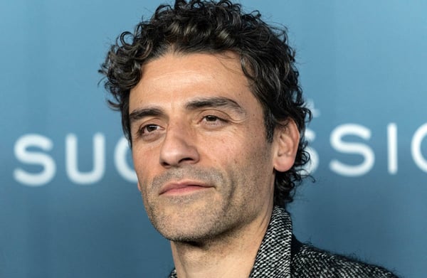 Cómo Oscar Isaac está redefiniendo a los protagonistas de Hollywood