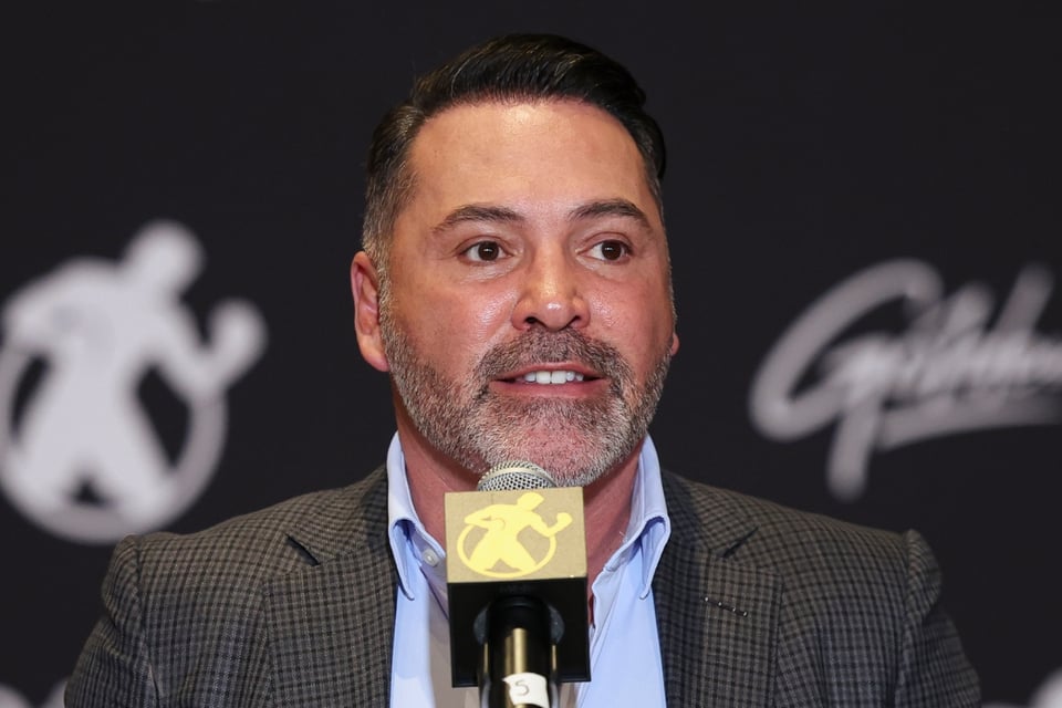 Óscar de la Hoya se descara a sus 50 años al interior de una tina (FOTO)