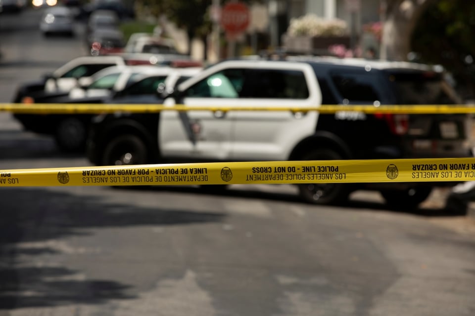 Muere periodista al recibir disparos de la policía
