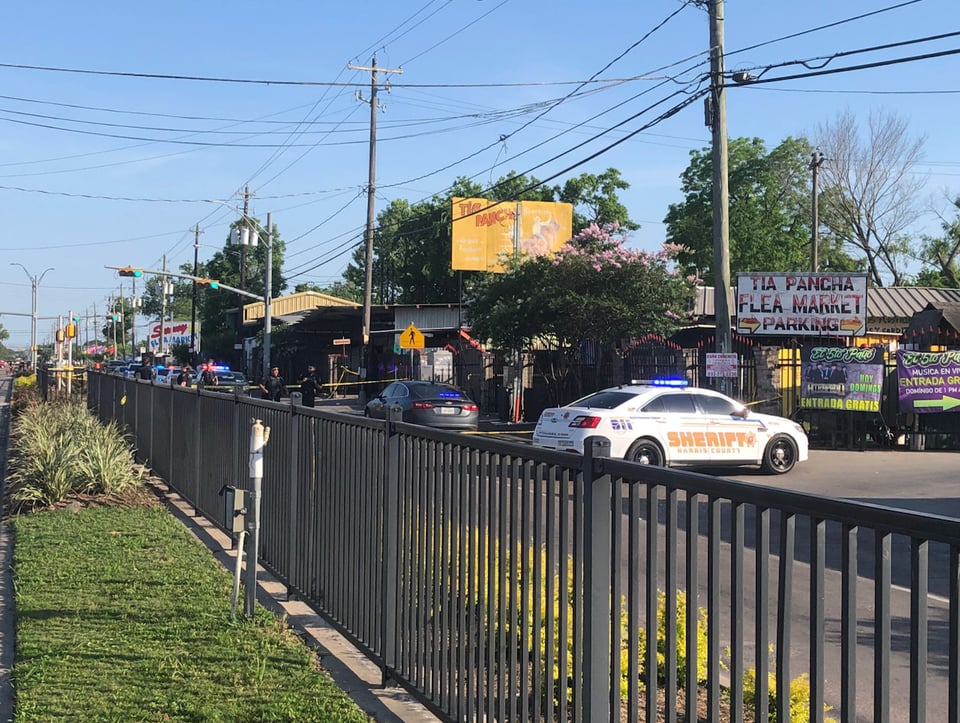 Tiroteo en la ‘pulga’ La Tía Pancha deja muertos y heridos graves (FOTOS)