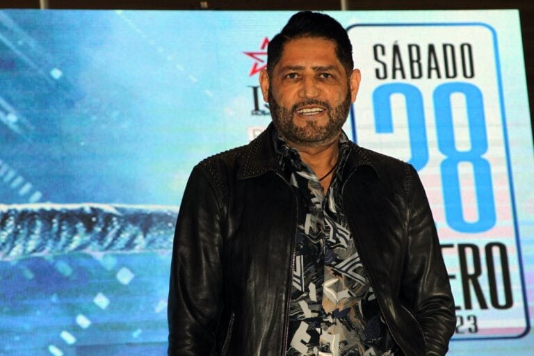 El cantante mexicano Pancho Barraza sufre trágico accidente automovilístico