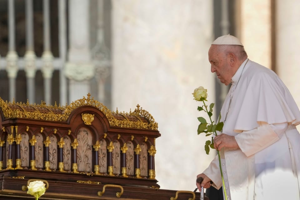 Dan inesperada noticia del Papa Francisco tras someterse a complicada operación featured image
