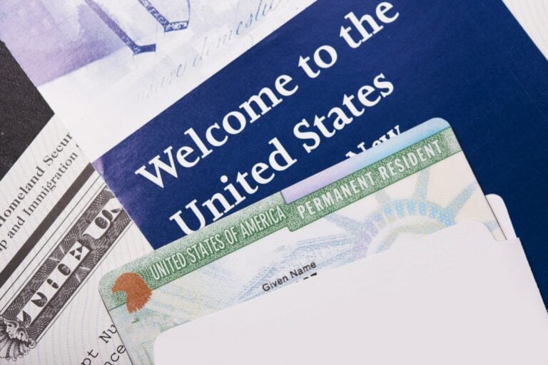 Dan ‘papeles’ a obreros mexicanos víctimas de robo de salario