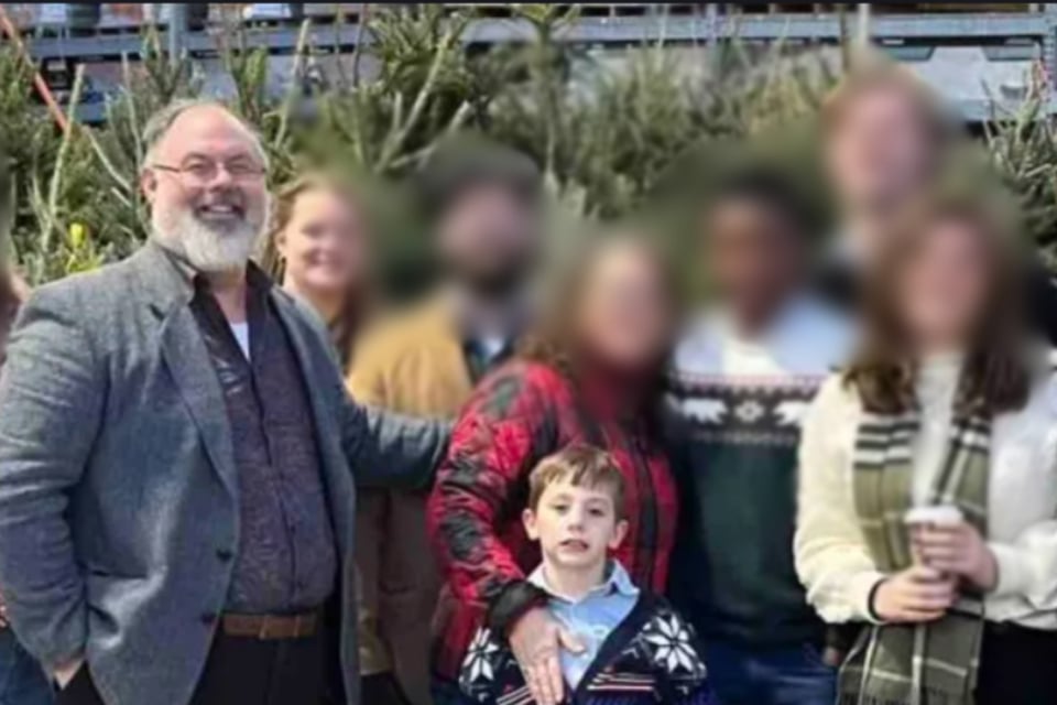 Pastor e hijos mueren «aferrados el uno del otro» durante incendio, en Ohio