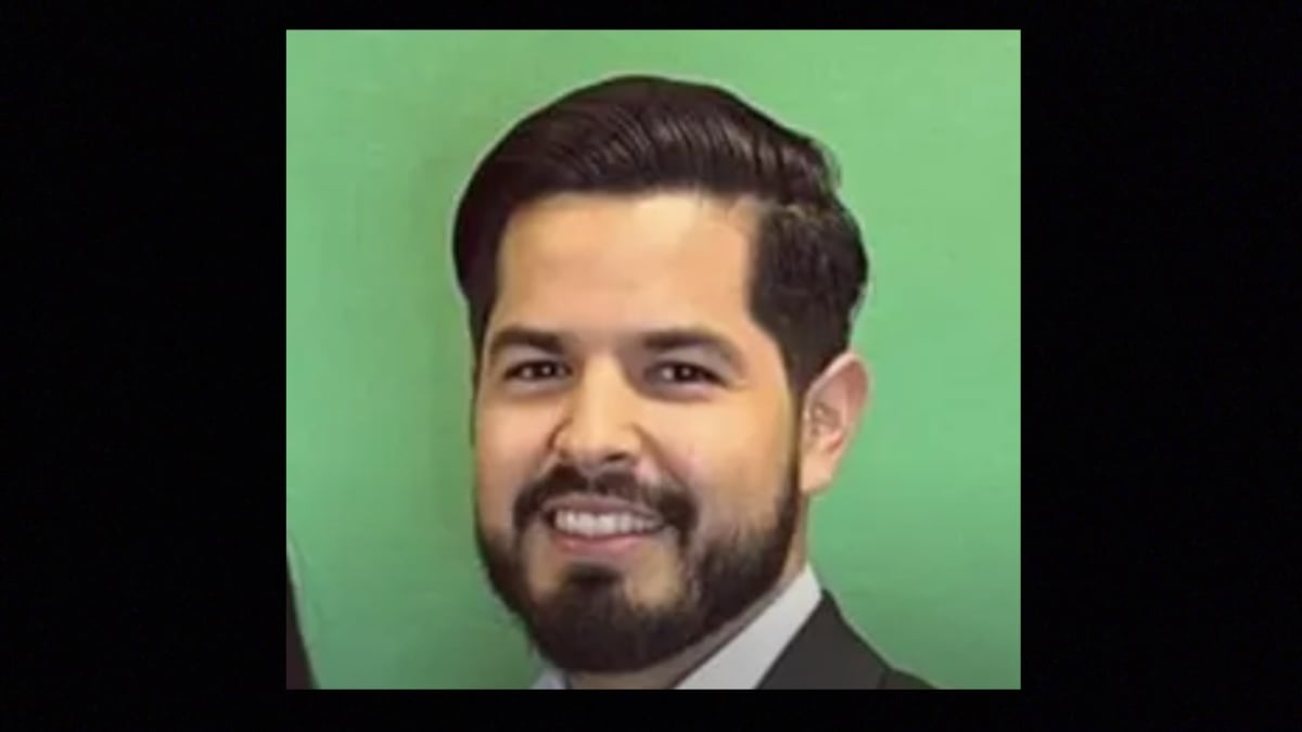 Pablo Patiño tiene una orden de arresto en Houston, Texas, por incendiar la casa en la que dormía su exesposa y luego arrollarla con su auto.