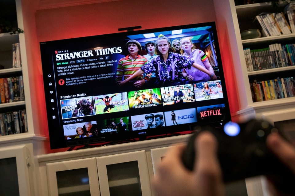 Peso Pluma Stranger Things, serie de TV, Mike Wheeler, Finn Wolfhard, MundoNOW