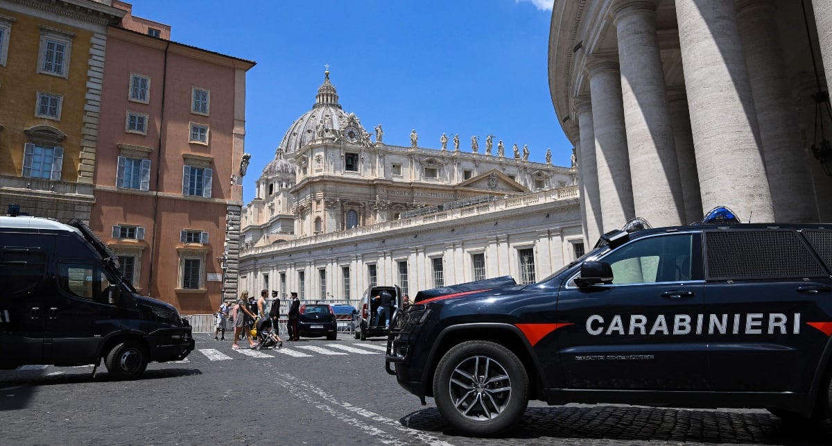 Se desata el terror en el Vaticano: Guardias disparan contra auto que traspasó puesto de control