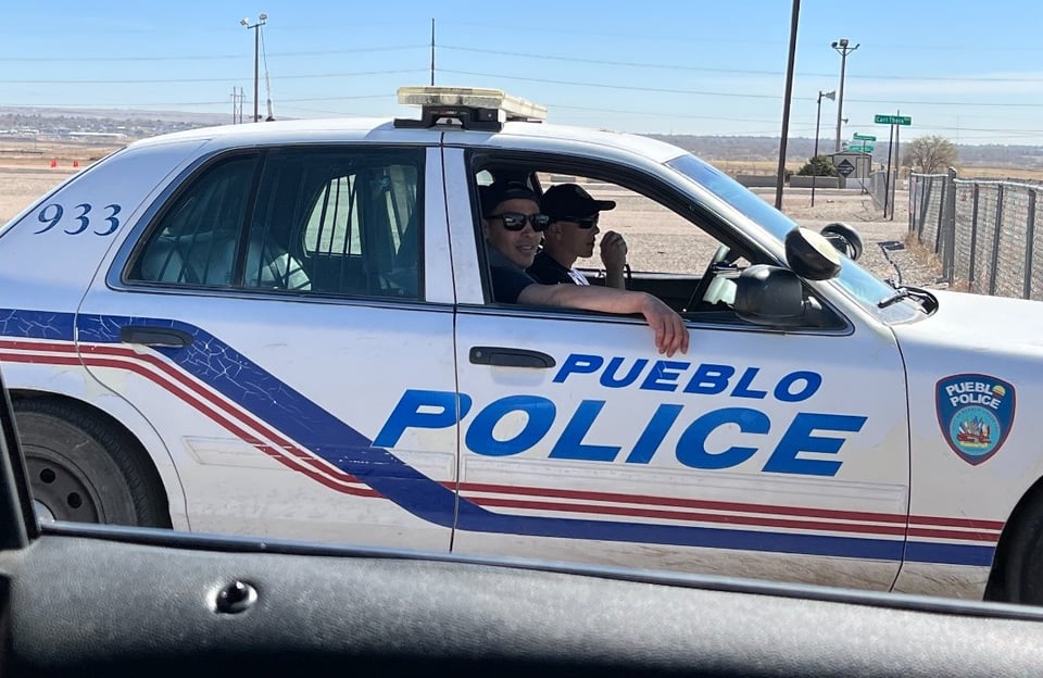 Crónica: Policía busca a pareja de latinos como “criminales callejeros” featured image