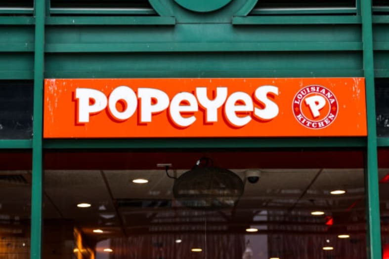 Teen killed in shooting outside Popeyes in Baltimore (PHOTOS)