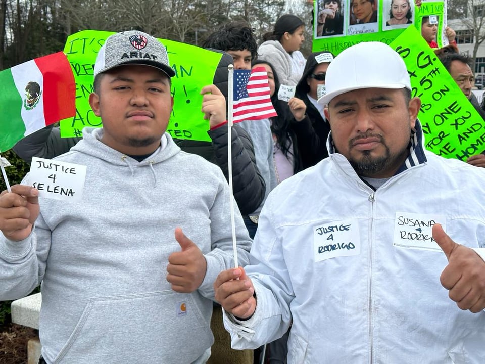 Crónica Hispanos protestar Susana