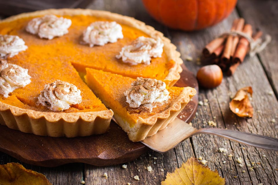 pay, crema batida, canela, postre otoño, MundoNOW, whipped cream, pumpkin pie, dessert, holiday, Thanksgiving