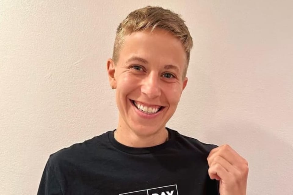 Non-binary trans Quinn, Biology, social networks, statement, MundoNOW