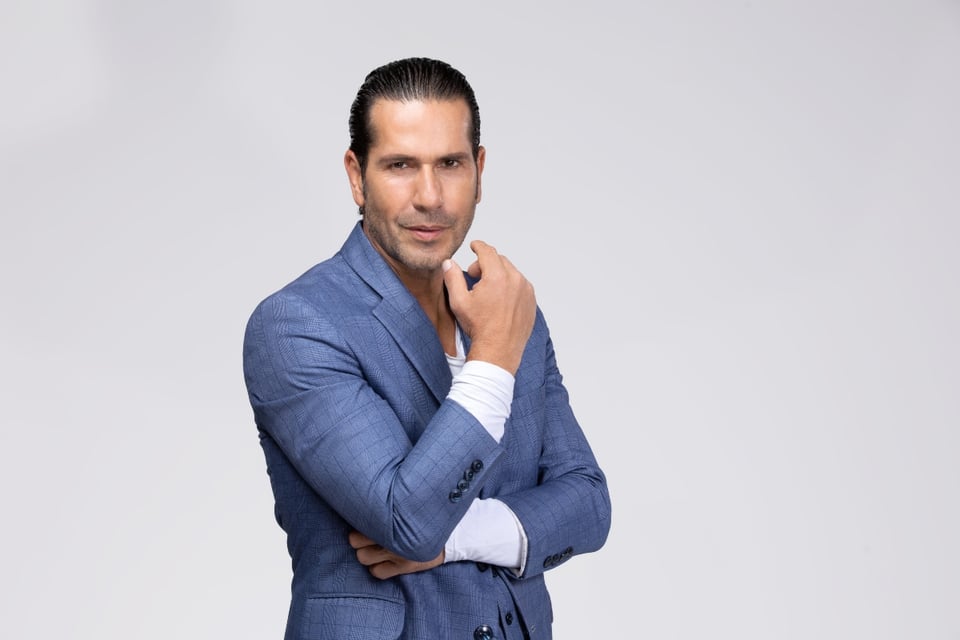 Telemundo estrena la novela «Hasta que la plata nos separe» y Gregorio Pernia habla en exclusiva