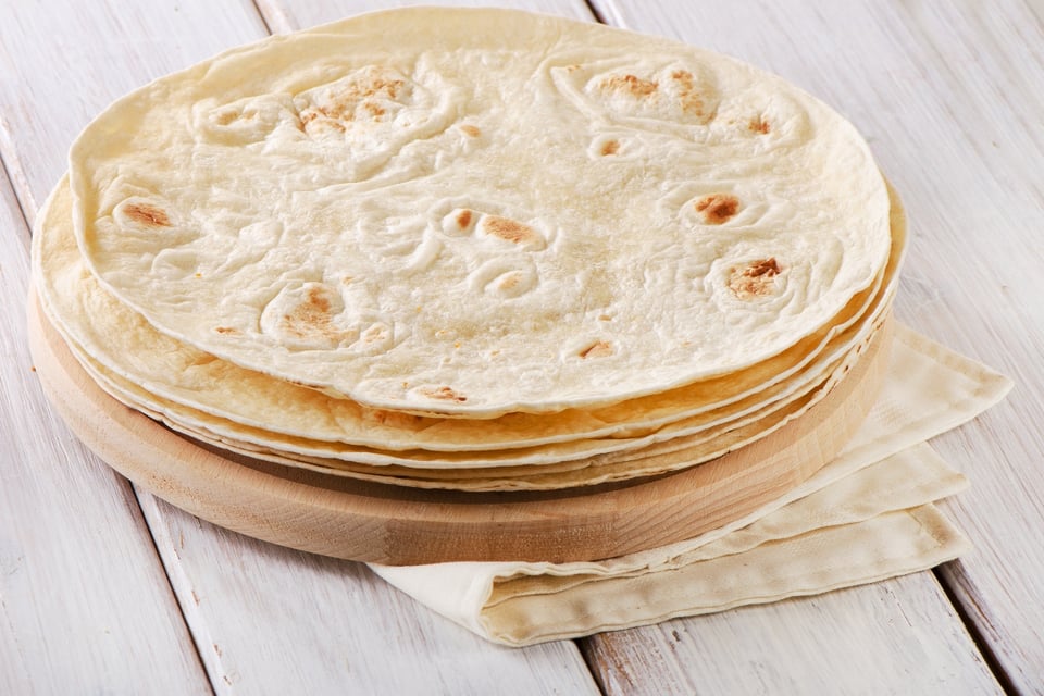 Testales, rolling pin, table, frying pan, MundoNOW