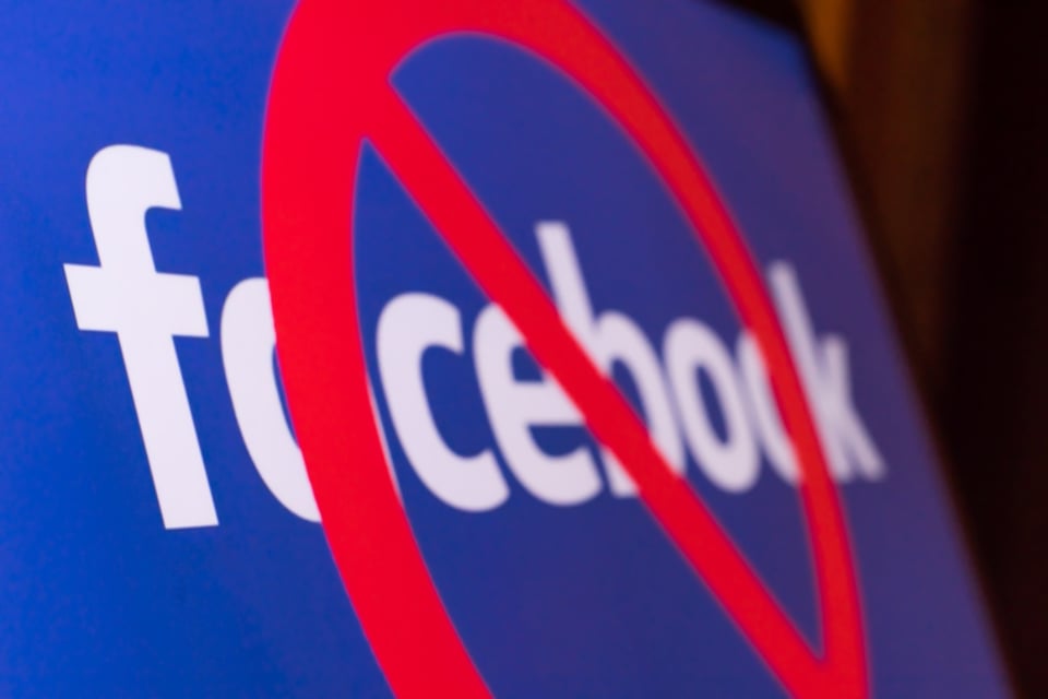 Impulsan proyecto de ley que prohíbe a menores tener cuentas en redes sociales featured image