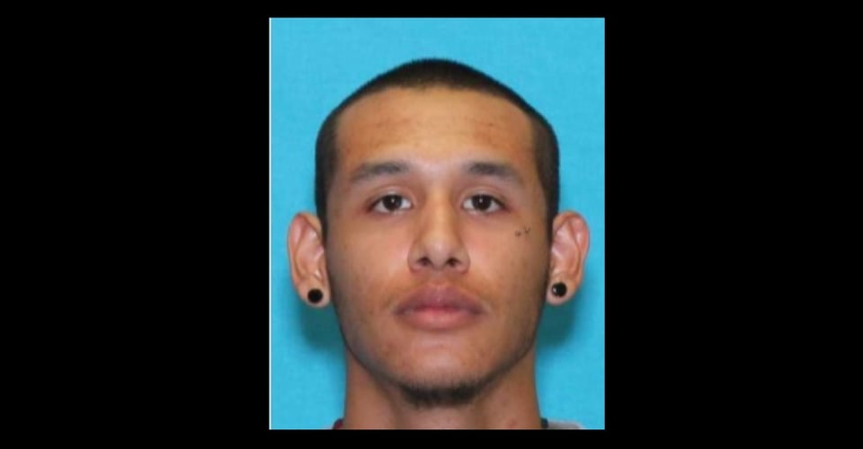 ¡Está prófugo! René Santos Juárez es buscado por el homicidio a tiros de otro hispano featured image