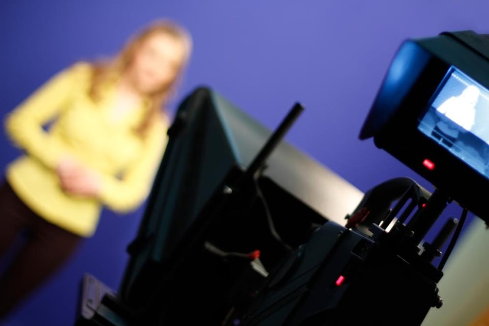 cámara, camarógrafo, MundoNow, reportera, presentadora