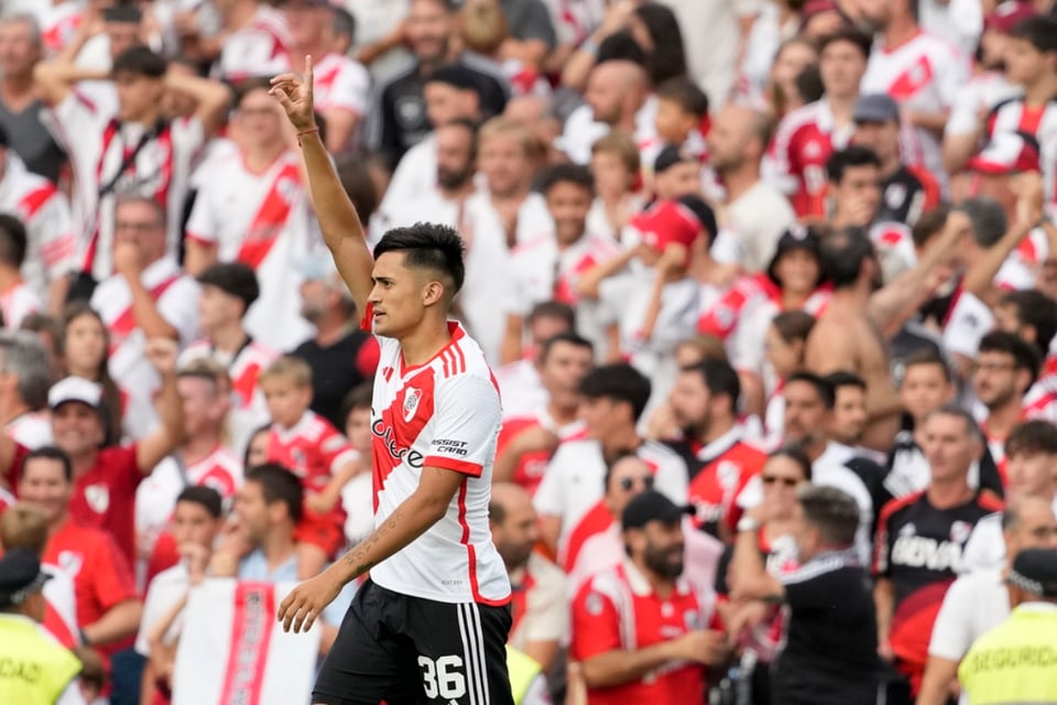 River y Boca sellan empate 1-1 en entretenido superclásico argentino