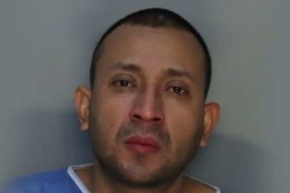Hispano víctima de tiroteo arrestado con balas en los bolsillos