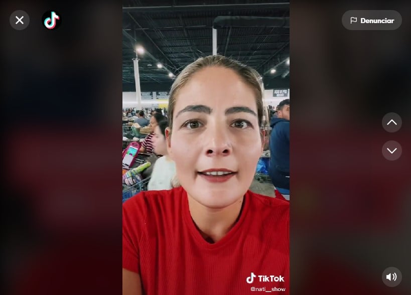 Hispana compra costosa laptop