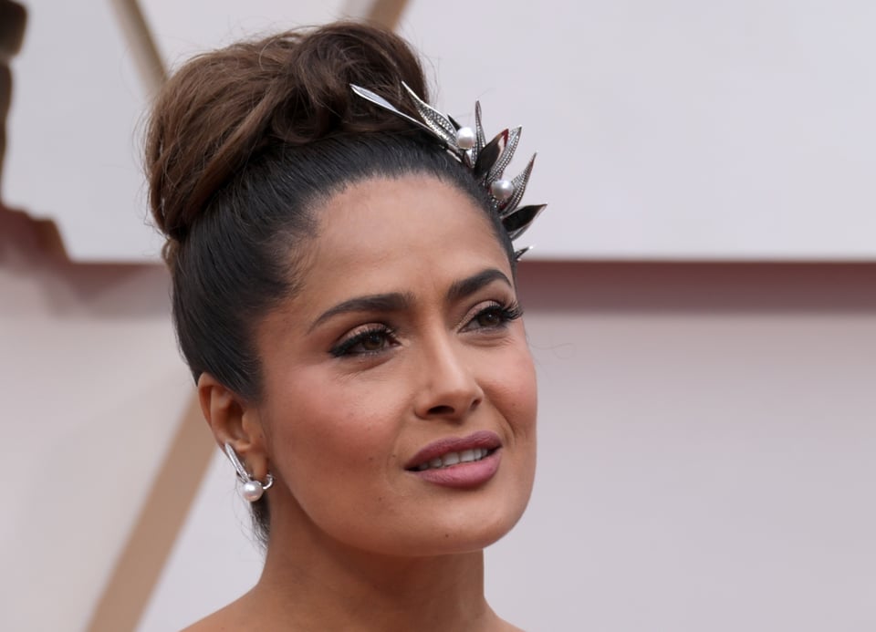 Salma Hayek presume su regalo del Día de las madres con su hija Valentina