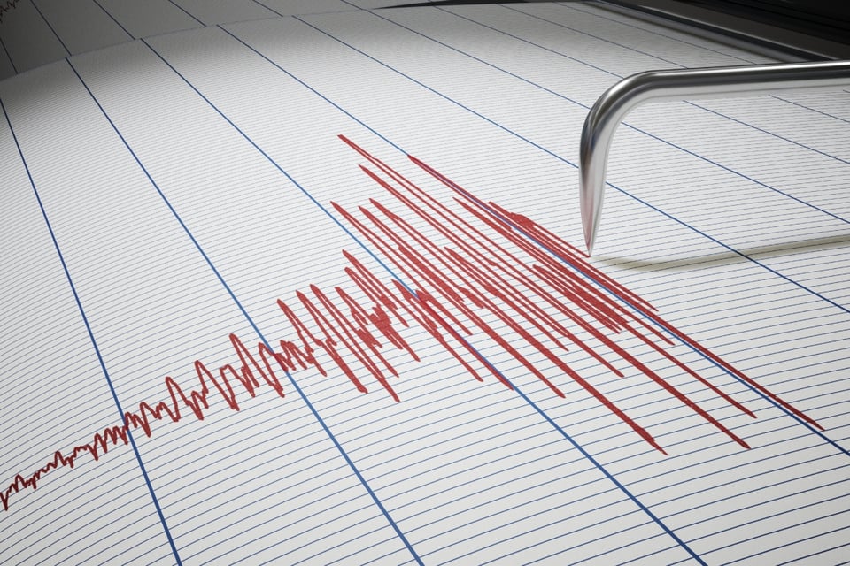 Informan daños y muchos heridos tras terremoto