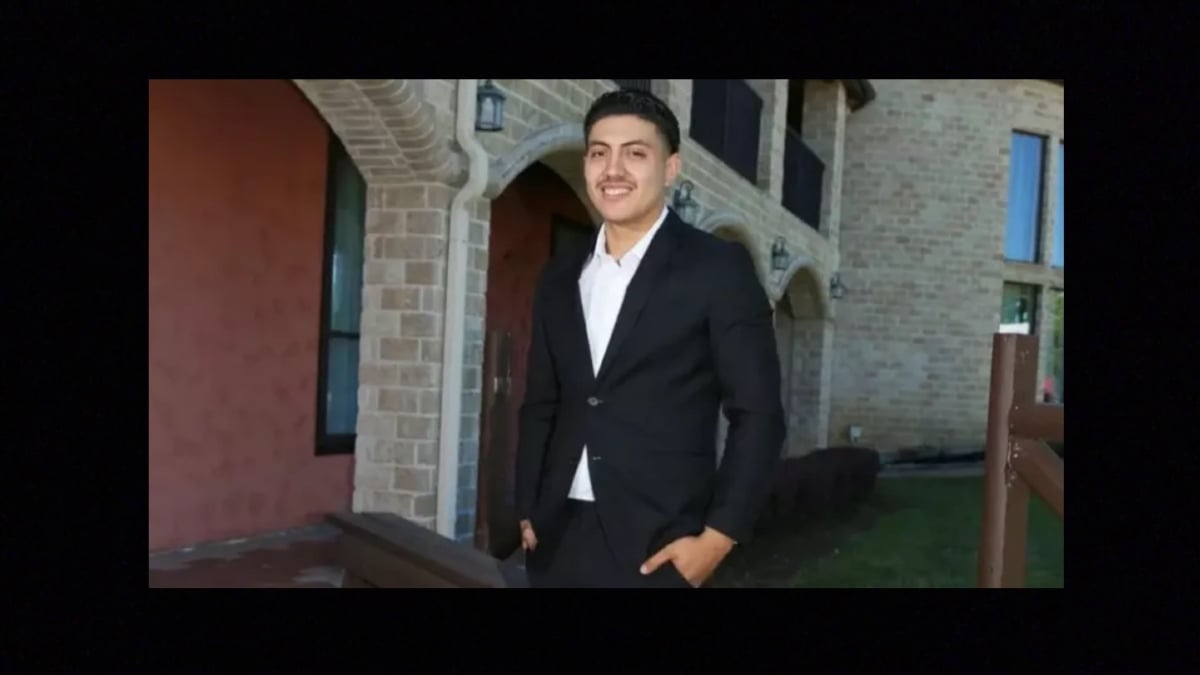 Samuel Mata fue asesinado a balazos en Houston, Texas, por su amigo José Paredes Martínez cuando los dos muchachos habían salido a divertirse.