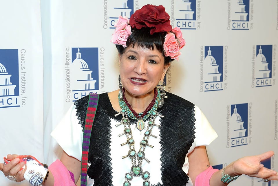 Dramaturga, poeta, escritora Sandra Cisneros, premios, MundoNOW