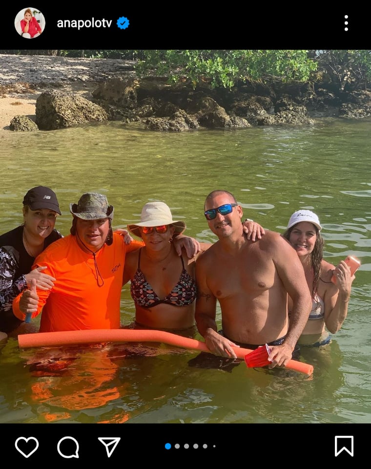 Dra Polo en bikini