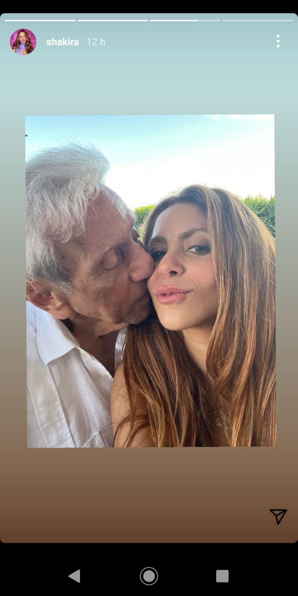 El conmovedor video de la cantante causa gran sensación