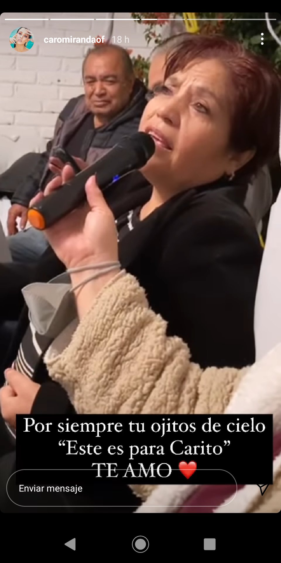 Despide a su madre