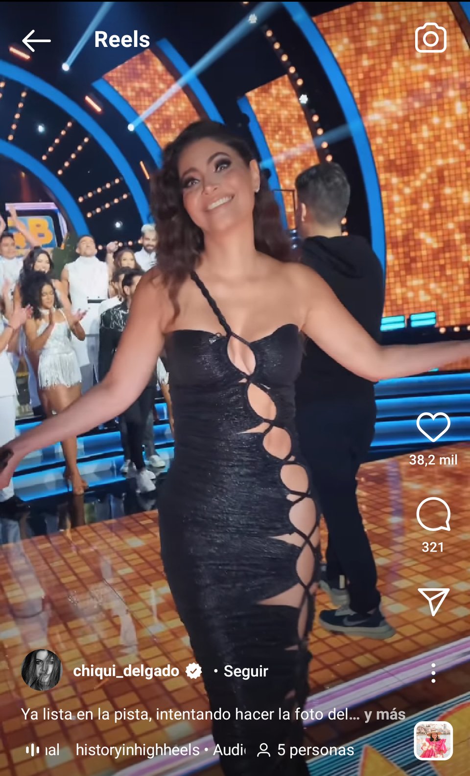 Le llueven criticas a Chiqui Delgado por el atuendo que usó