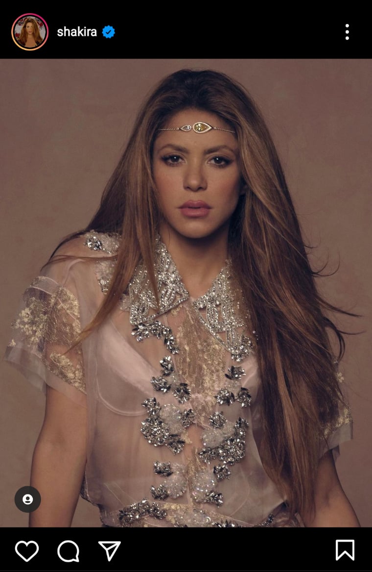 Shakira sends a message Pique