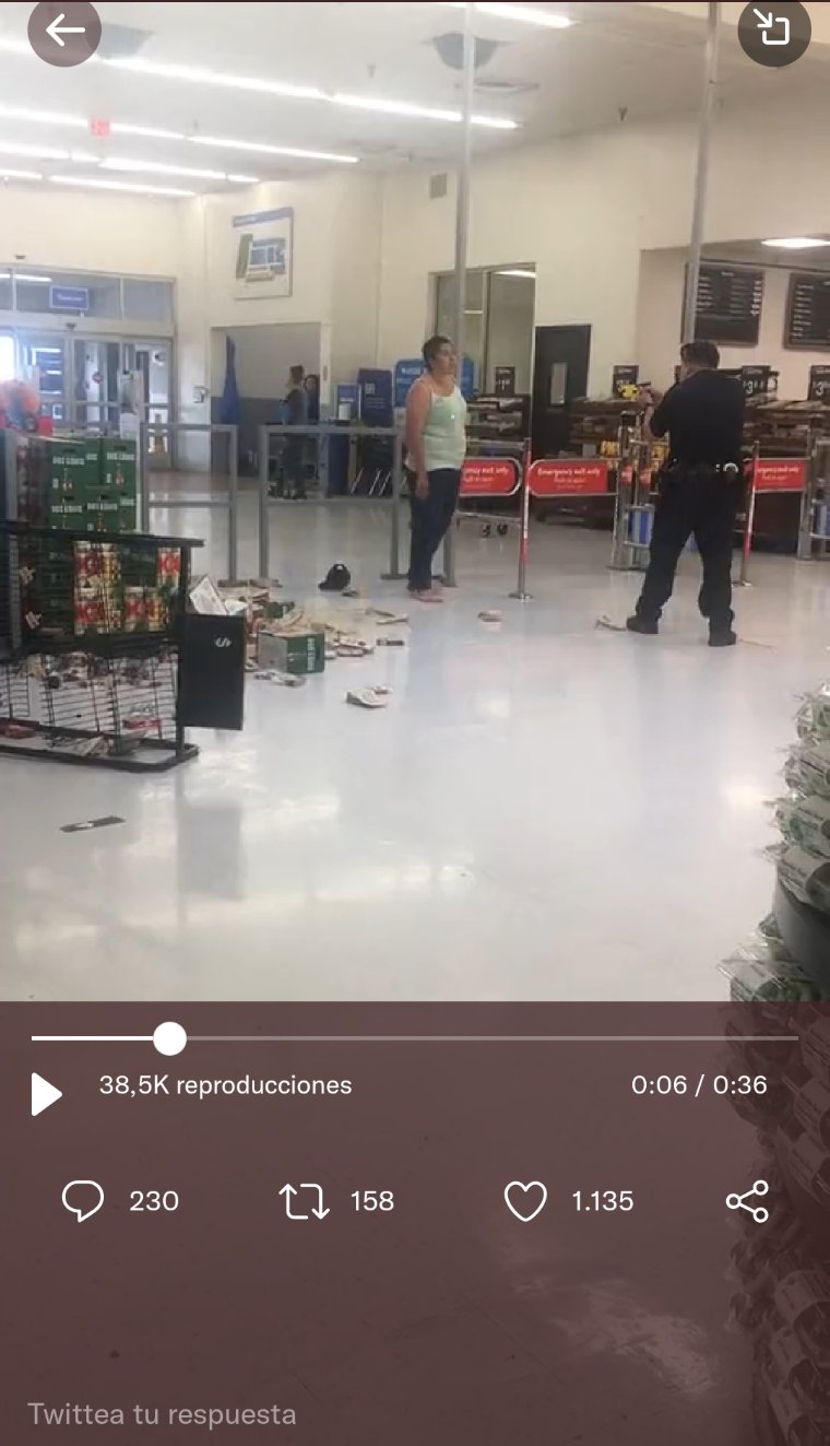 Mujer destrozó Walmart Texas.
