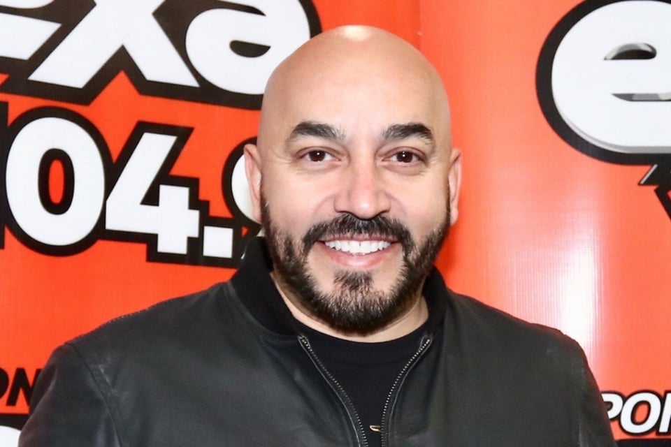 Aseguran que el papá de Mayeli Alonso se la ‘vendió’ a Lupillo Rivera featured image